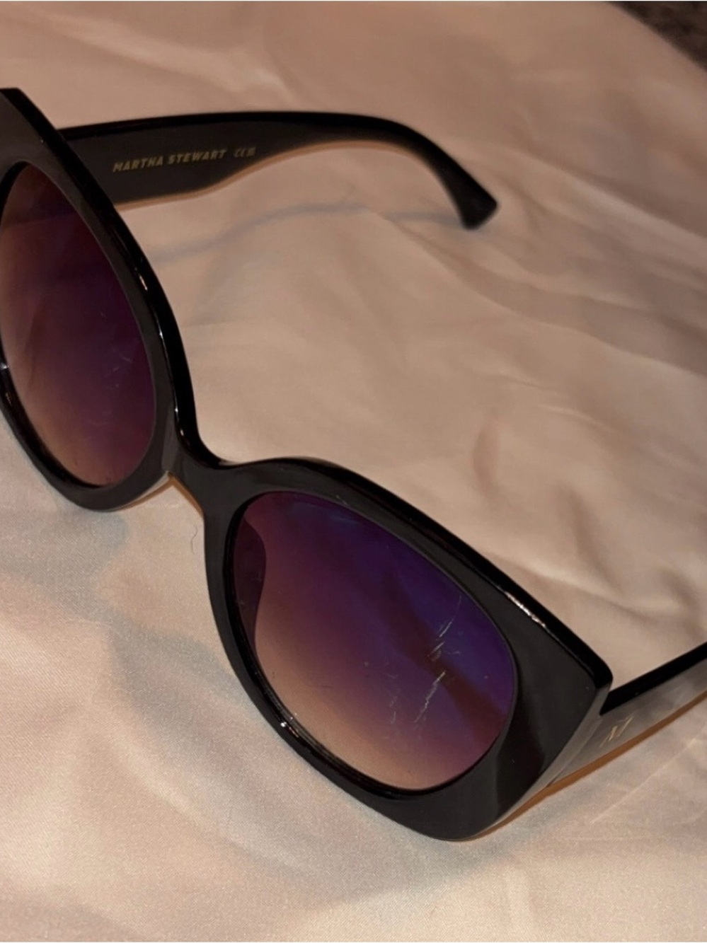 Martha Stewart Black Round Sunglasses with Purple Gradient Lenses
